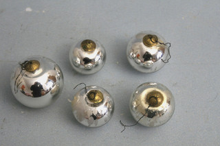 5 x Biedermeierkugel silbern Christbaumschmuck Meisenthal 4 5 cm 5 cm 6 cm