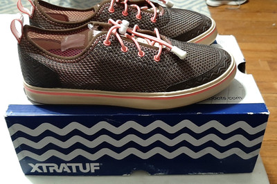 XTRATUF RIPTIDE WOMENS BROWN / PINK DECK SHOES SIZE W 7.5  NEW IN BOX  22409