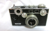 VINTAGE 1950s ARGUS C3 CAMERA WORKS BUT READ 