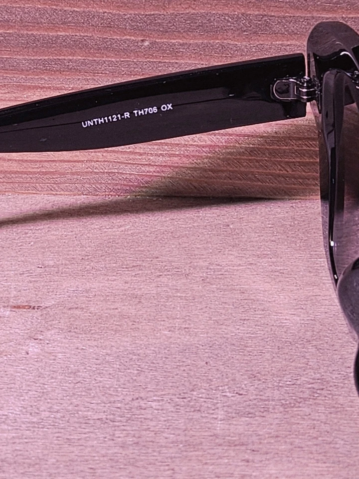 Gafas de sol TAHARI by Elie Tahari modelo UNTH1121-R  Foto 3 de 4