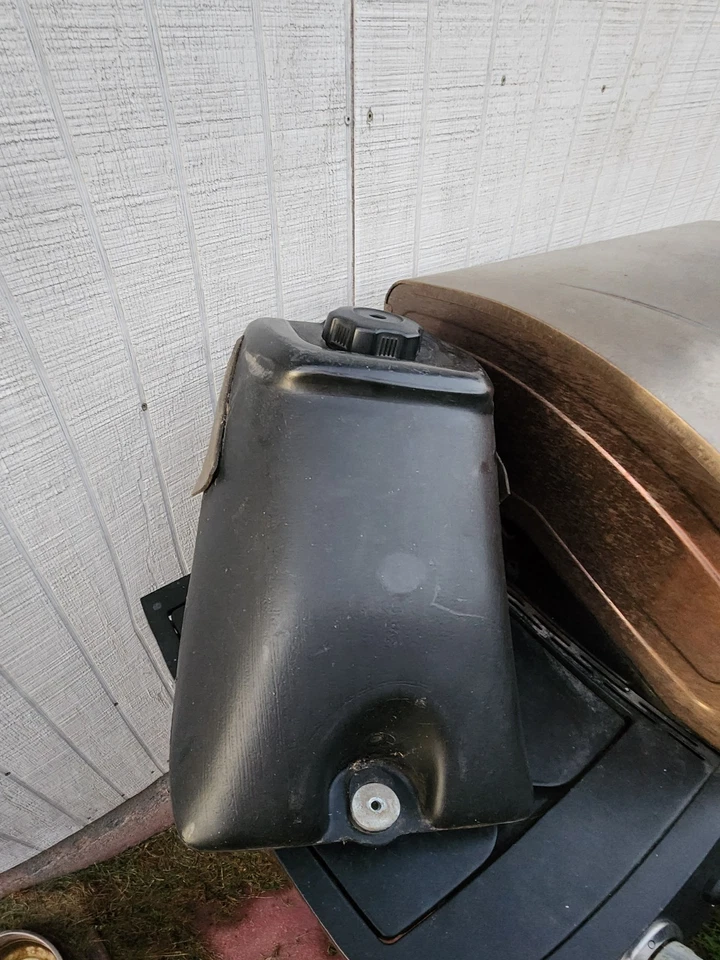 1987 Yamaha Champ YFM100T Fuel Tank 2HX-24110-00-00 Used Foto 4 de 4