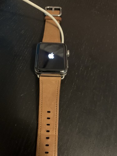 Apple Watch Edition 42mm Boîtier Céramique Gris avec Ceinture Cuir Marron (Déverrouillage GPS - Photo 2 sur 4