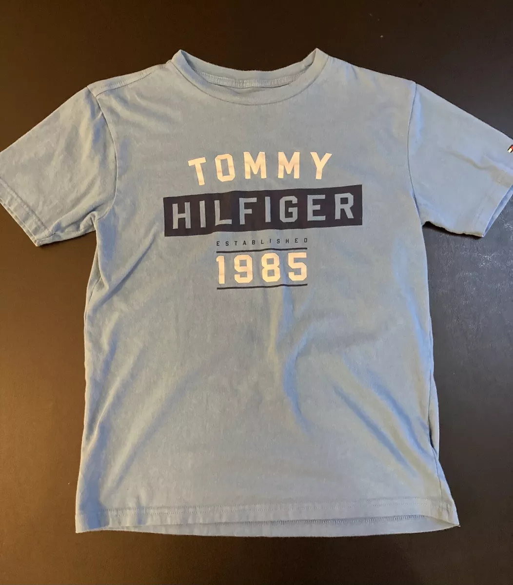 komponent overraskende Bi Boys Tommy Hilfiger “Established 1985” Blue Short Sleeve T-Shirt Youth Size  M | eBay