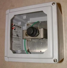 Stahlin CLW707HW Enclosure - nominal 7x7x4 deep, clear cover