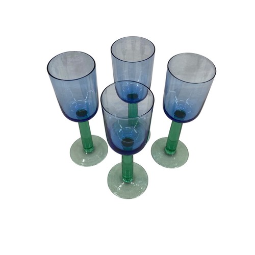 Art Glass Lot of 4 Wine Goblet Glasses 8" Green Stem & Cobalt Blue Bowl - Picture 7 of 8