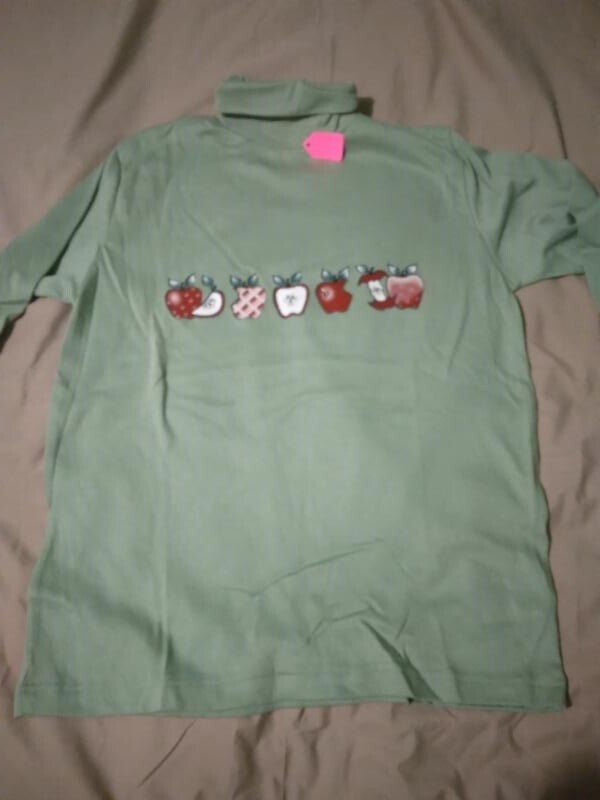 T shirt adulto M manica lunga collo tartaruga verde con fila di mele 277183