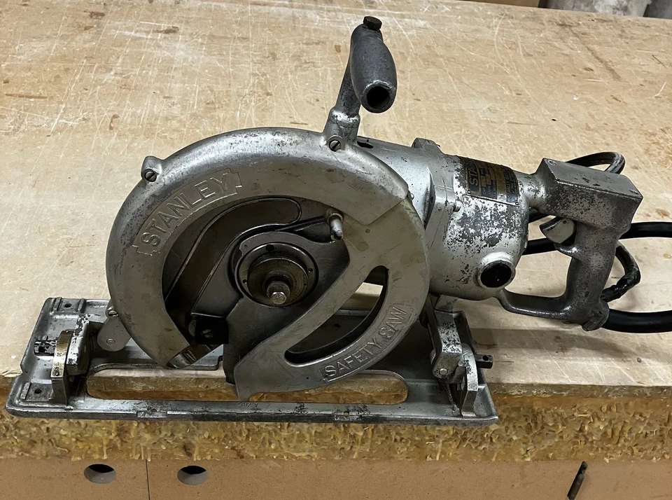 Stanley W-9 Worm Drive Saw. Late 1930s-early 1940s With Original Steel Box - Image 4 of 4