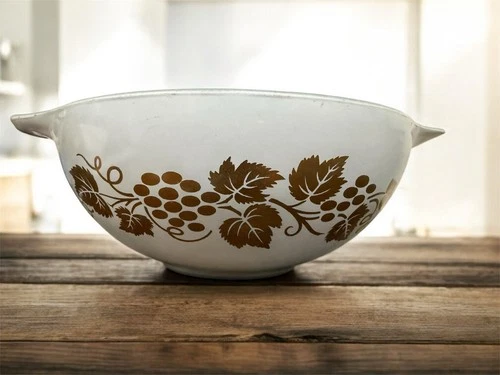 Vintage Pyrex 444 Cinderella Mixing Bowl Golden Grapes Brown 4 Qt Blue Interior