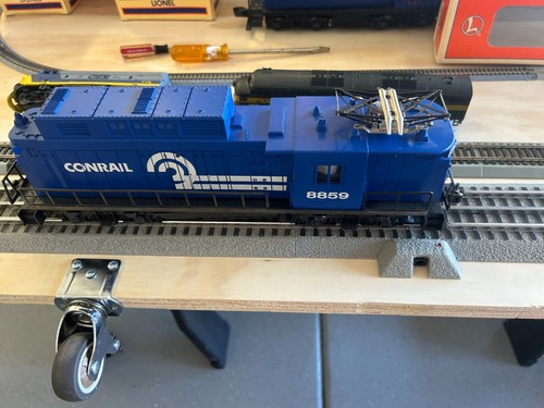 LOCOMOTORA RECTIFICADORA LIONEL CALIBRE O CONRAIL 6-8859 | Zustand: Used