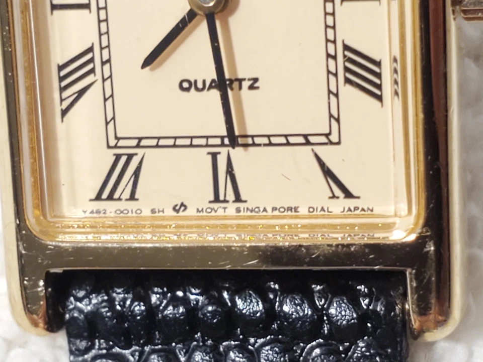 Vintage Lorus by Seiko Women's Tank Gold Tone Watch Two Jewels Roman Numerals SS - image 4 of 4