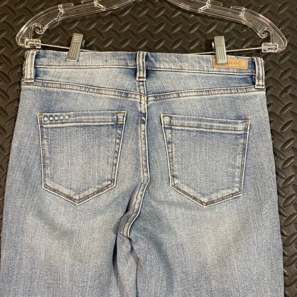 Pantalones de mezclilla ajustados con estampado de serpiente The Bond de Nueva York en blanco desgastados para mujer talla 26 Foto 3 de 4