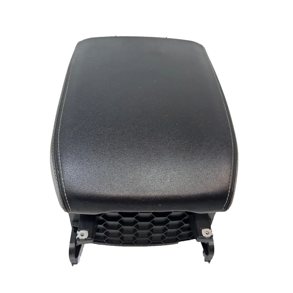 大众原始设备制造商 ATLAS 2020 - 2023 中心控制台存储比较和臂章 — 第 2/4 张图片