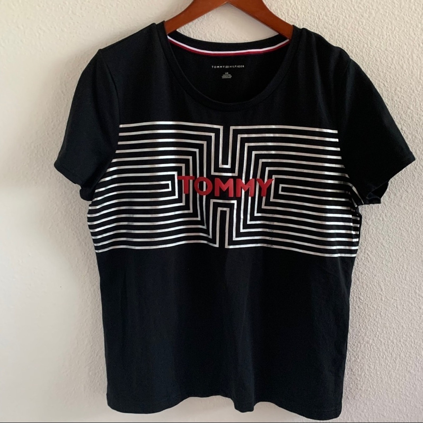 Tommy Hilfiger Black Tee T-Shirt with Geometric Graphic Preppy Classic Large