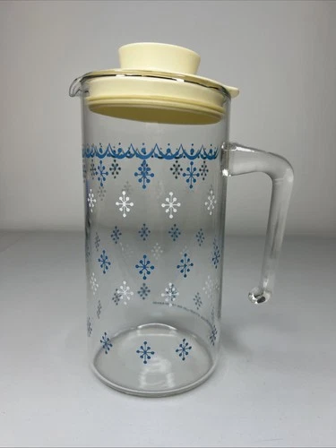Vintage Pyrex Snowflake Blue Garland Handled Pitcher With Lid