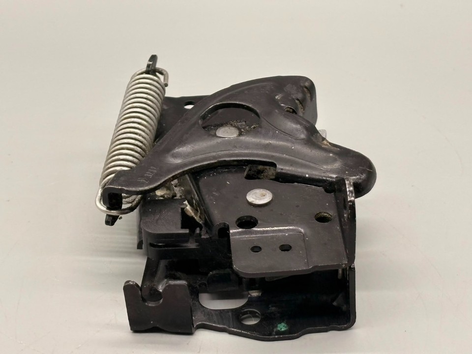 BMW 1 SERIES F20 2013 - RIGHT O/S/F LOWER ENGINE LOCK HOOD 7242549