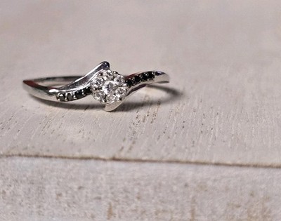 565 $ Kay Juwelier 10k Weißgold Blume schwarzer Diamant Verlobungsring vor Versprechen