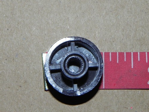 Manopole radio d'epoca, tutti diversi colori e dimensioni, forme - Foto 224 di 231