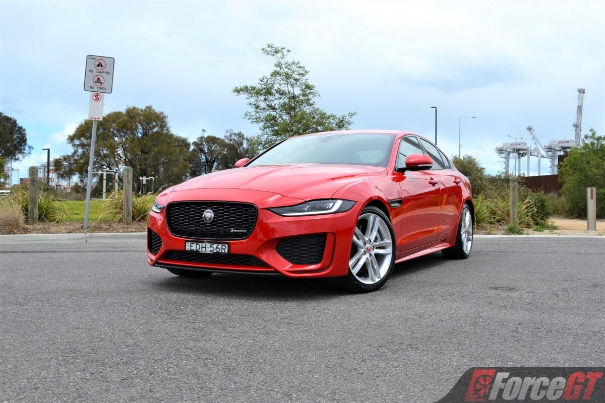 Jaguar XE 19