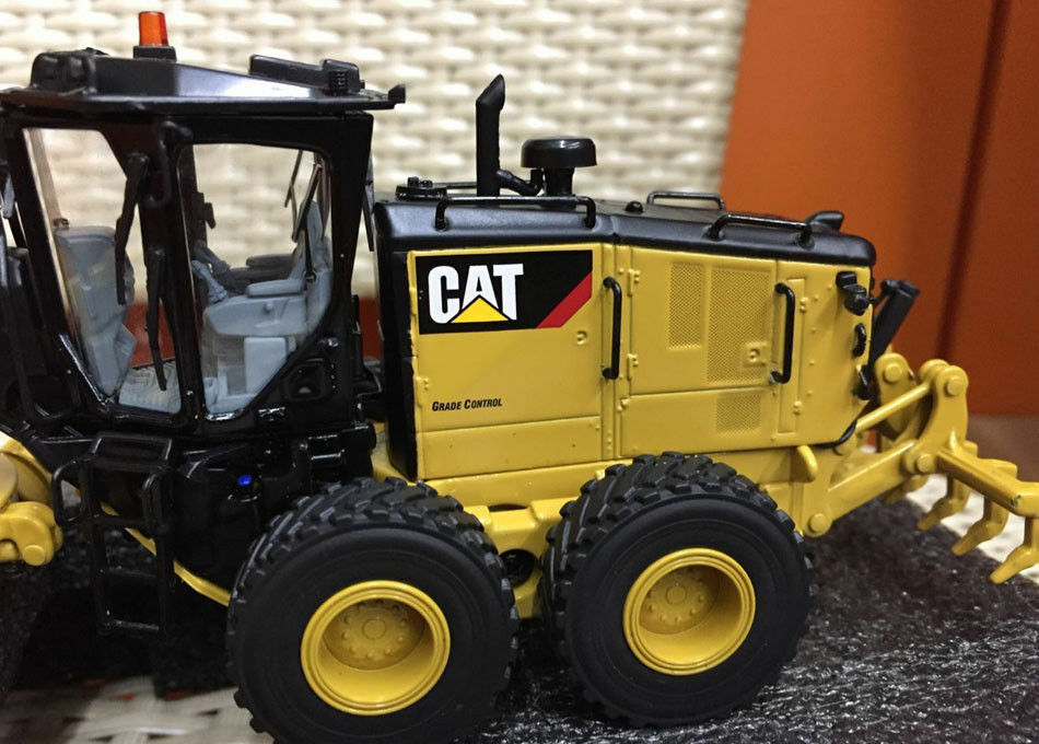 Caterpillar Cat 14M3 Motor Grader 1:50 Scale Model By Diecast