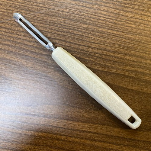 Choose Your MCM Utensil! - Picture 27 of 28