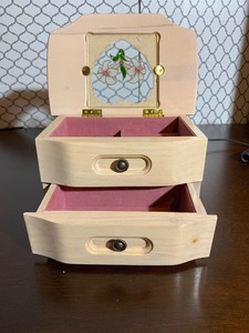 mele musical jewelry box