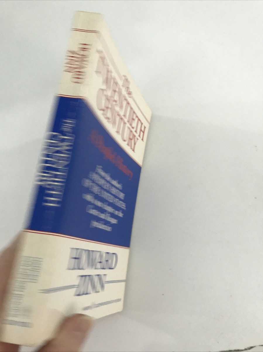 The Twentieth Century: A People's History - Howard Zinn (Paperback