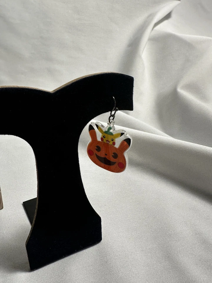 Lote Pendientes Pokémon Pikachu - Calabaza Halloween y Navidad Papá Noel - Juego Vacaciones Foto 3 de 4