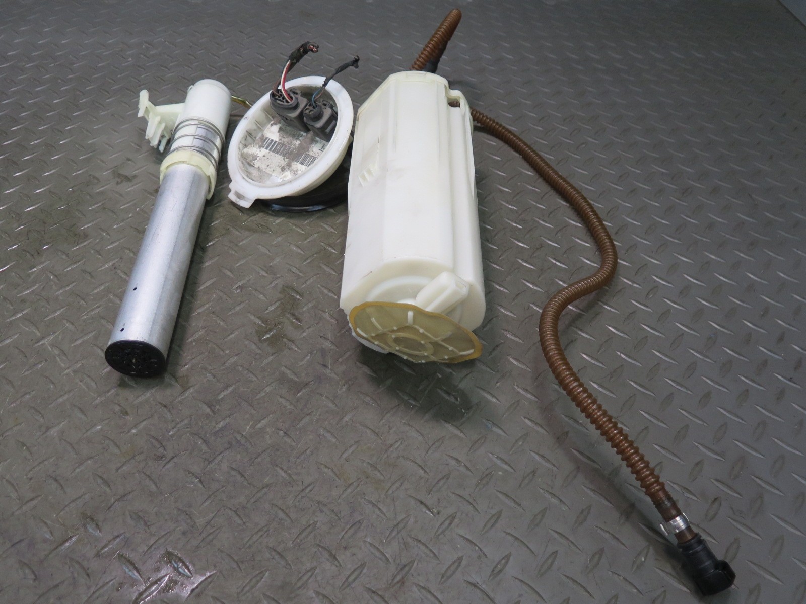 Bentley Continental GT 2003-2010 Fuel level sensors Pair