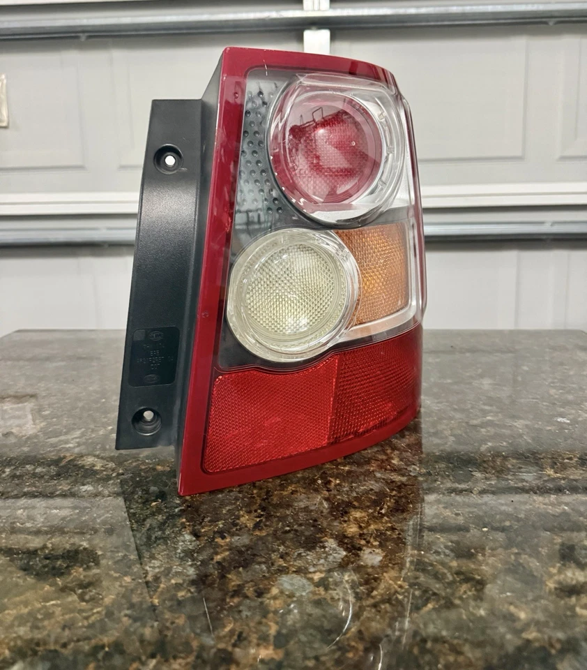 2006-2008 Land Range Rover Sport Right RH Passenger Side Taillight Lamp RH OEM - Image 2 of 4