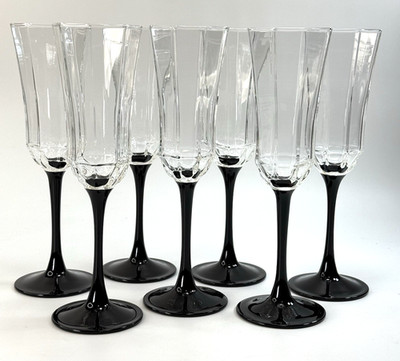 Octime Black By Luminarc Arcoroc Fluted Champagne Glasses 8-8 5/8'' Tall - 6oz