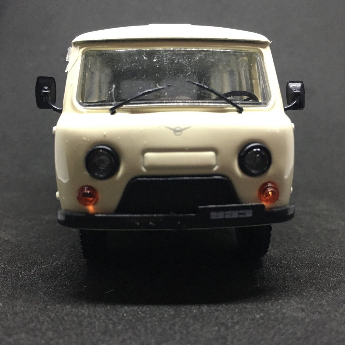 【レア】ソ連製のミニカー UAZ 452B箱付き(1/43スケール) レア】ソ連製のミニカー 味わえ UAZ 452B箱付き(1:43)