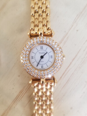 Van Cleef & Arpels 18k Gold Diamond Ladies Watch with 1.5CT Diamond Bezel