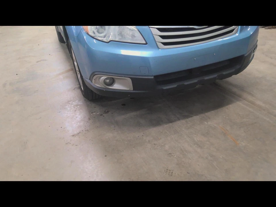 Used Front Bumper Assembly Front fits: 2012 Subaru Legacy SW Outback w/fog lamps Foto 4 de 4