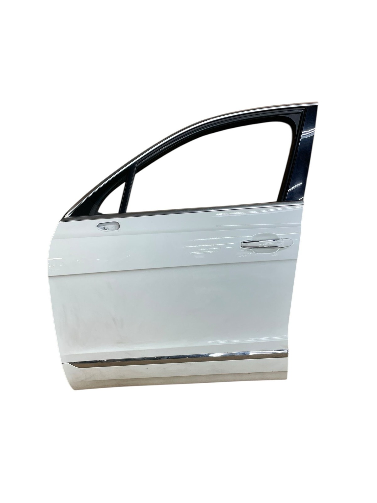 2015-2020 BENTLEY BENTAYGA Front Left Door Assembly w/ Glass Ghost White (6919)