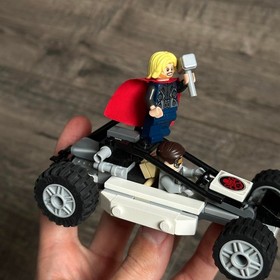 2015 Retired LEGO Marvel Thor Avengers Hydra Showdown 76030 - Incomplete