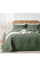 Queen Quilt Bedding Set Soft Lightweight Olive Green Bedspread with Leaf Pattern