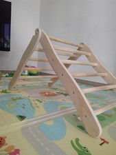 Triangolo pikler ovvero Triangolo di Arrampicata con rampa