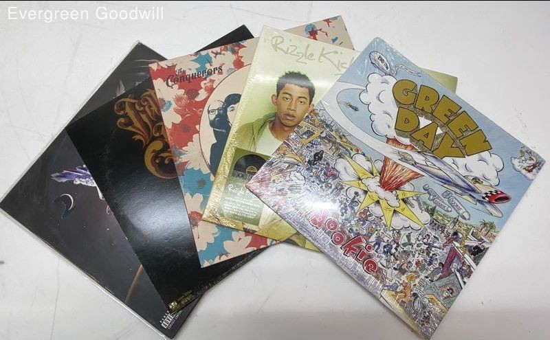 Lot of 5 Vinyl Records - Green Day, Serpents of Dawn, The Conquerors