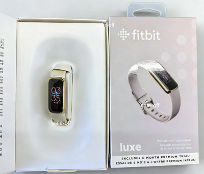 Fitbit Luxe  ルナホワイト／ソフトゴールド Fitbit Luxe Fitness Tracker in Soft Gold with Lunar White Wrist