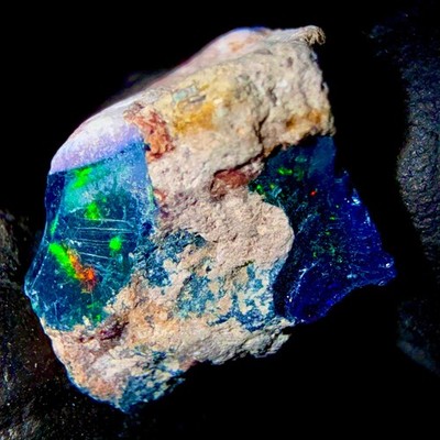 Fire Opal Roh, Natürlicher Schwarzer Opal Edelstein, Äthiopien, 6 Ct 15x13 mm