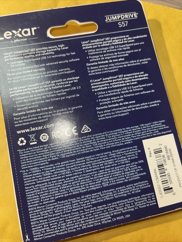Lexar Jumpdrive Twistturn 128 GB USB 3.0 S37 - Picture 2 of 2