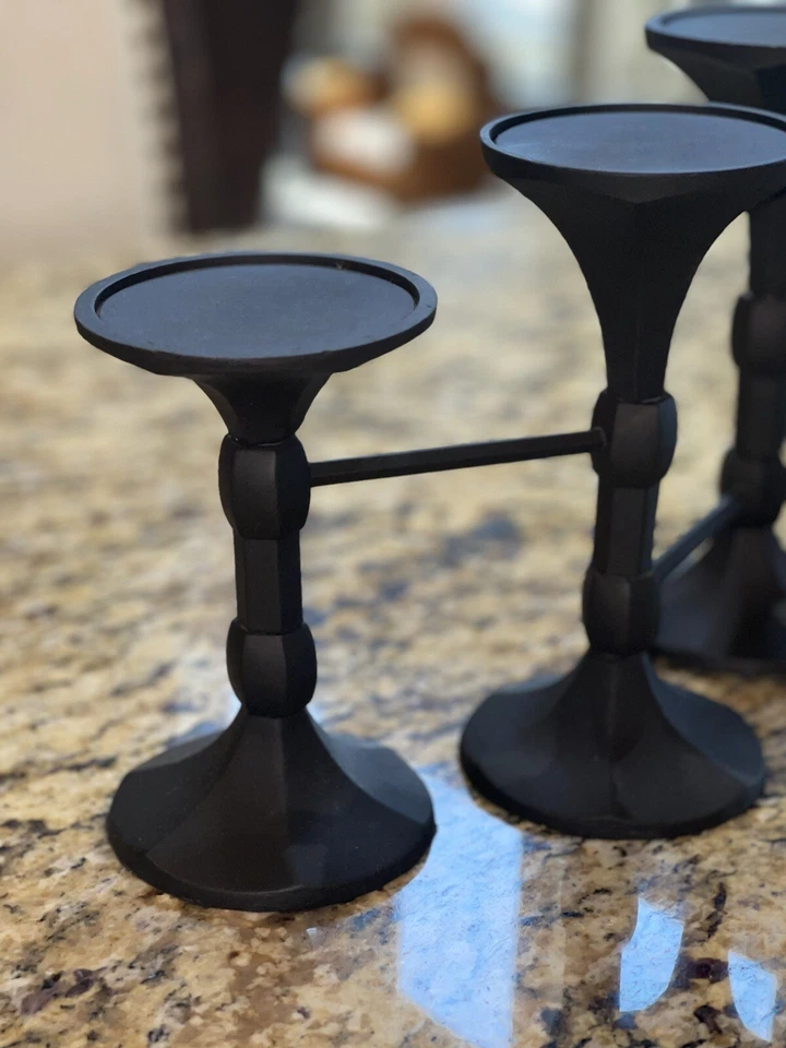 Centro de mesa portavelas con bisagras de pilar negro Pottery Barn Artemis *RETIRADO* Foto 3 de 4