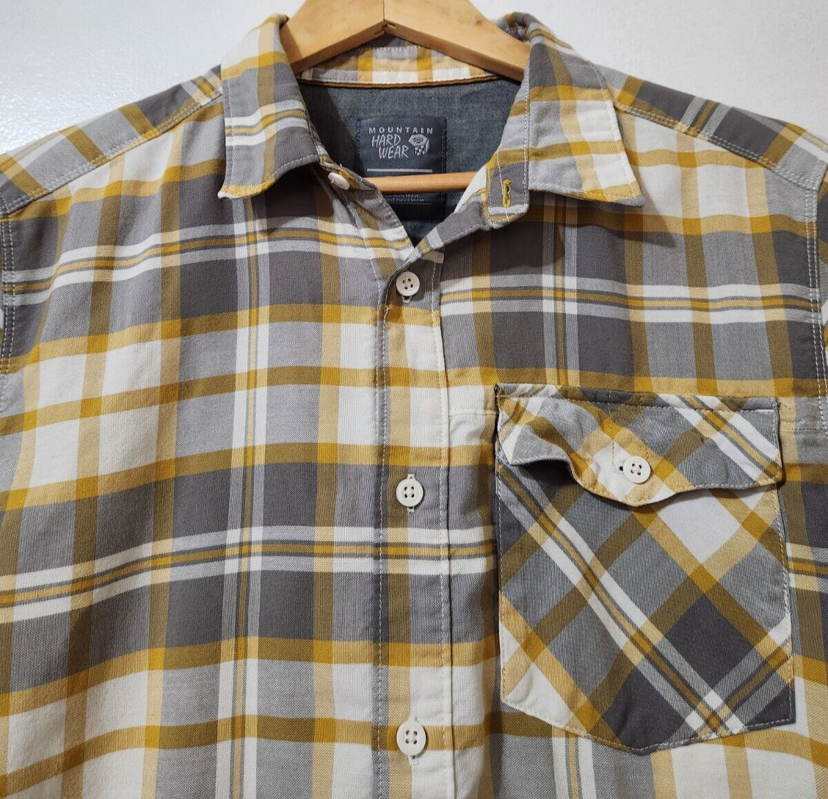 Mens Mountain Hardwear Short Sleeve Shirt Small Cotton Polyester Camp Hiking Tee