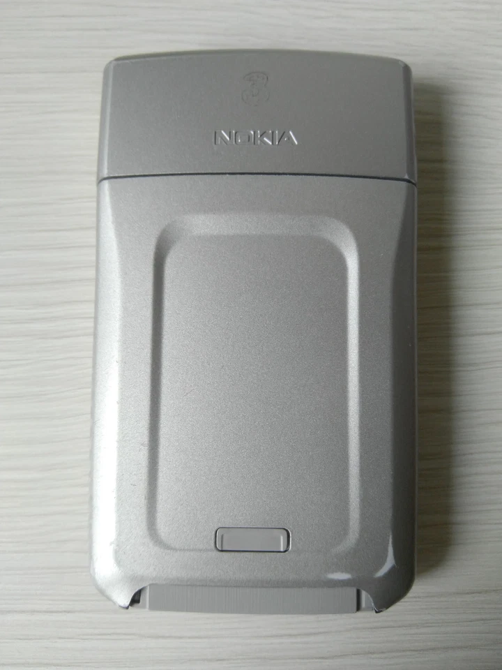 NOKIA E61 SILVER 2.9" UMTS WI-FI CELLULARE VINTAGE PER AMATORI BOX ORIGINALE - Immagine 3 di 4