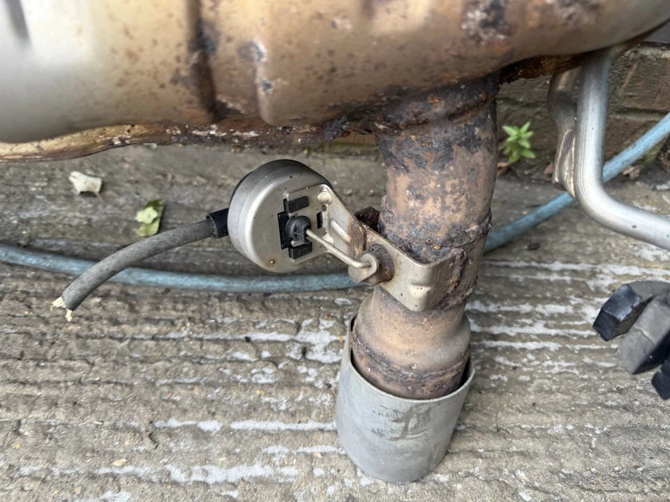 Escape trasero gato original Audi TT MK1 3.2 2004 Foto 4 de 4