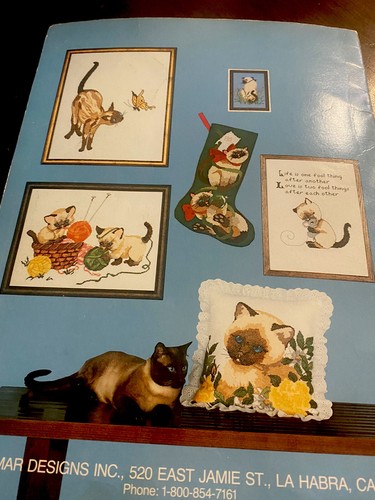 Vintage 1981 Siamese Cat Collection Counted Cross Stitch Patterns Book - Picture 6 of 7