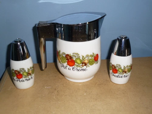 VTG GEMCO PYREX SPICE OF LIFE CREAMER POT A CREME DISPENSER SALT & PEPPER SHAKER