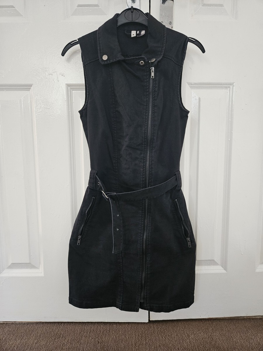 black denim dress h&m Mini Features a fitted bodice Color:MAJORCA GREEN h&m denim dress long sleeve type_womens-dresses Jacquemus La Robe Salerno