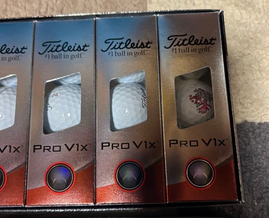 Pelota de golf Scotty Cameron Ninja Collaboration Titleist PRO V1, V1X 1 docena x 2 cajas Foto 2 de 3