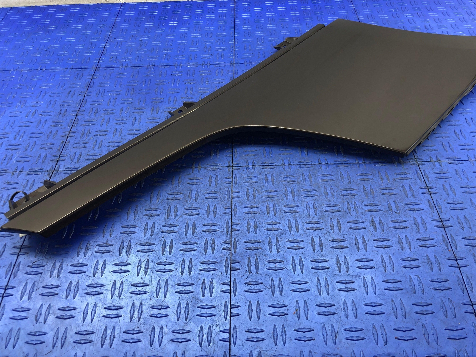 2011-2015 AUDI R8 CONVERTIBLE RIGHT LOWER QUARTER PANEL TEAK BROWN 427809383
